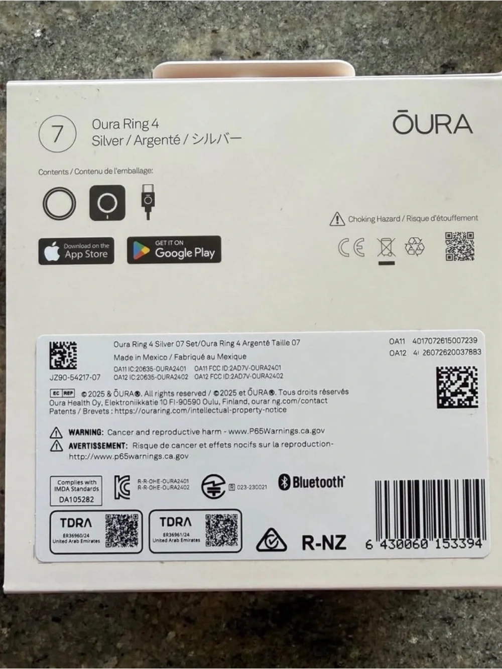 Oura Ring 4 Silver with White Box